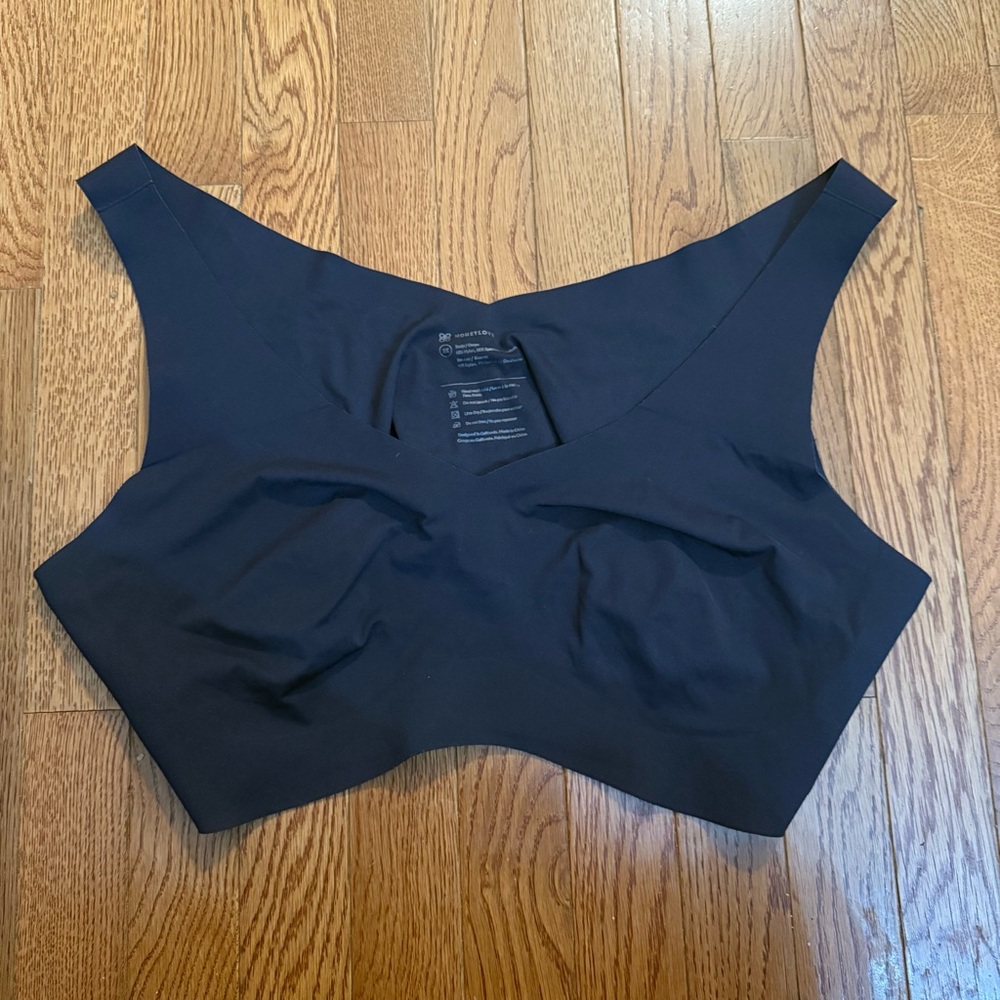Seamless Black Women's Bralette